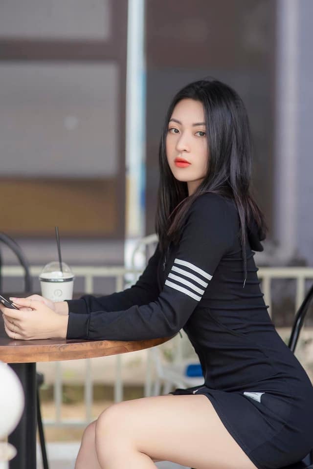 Gái Xinh Việt Nam Mặc Váy Ngắn – Sự Đột Phá Trong Thế Giới Giải Trí Và Quan Điểm Xã Hội