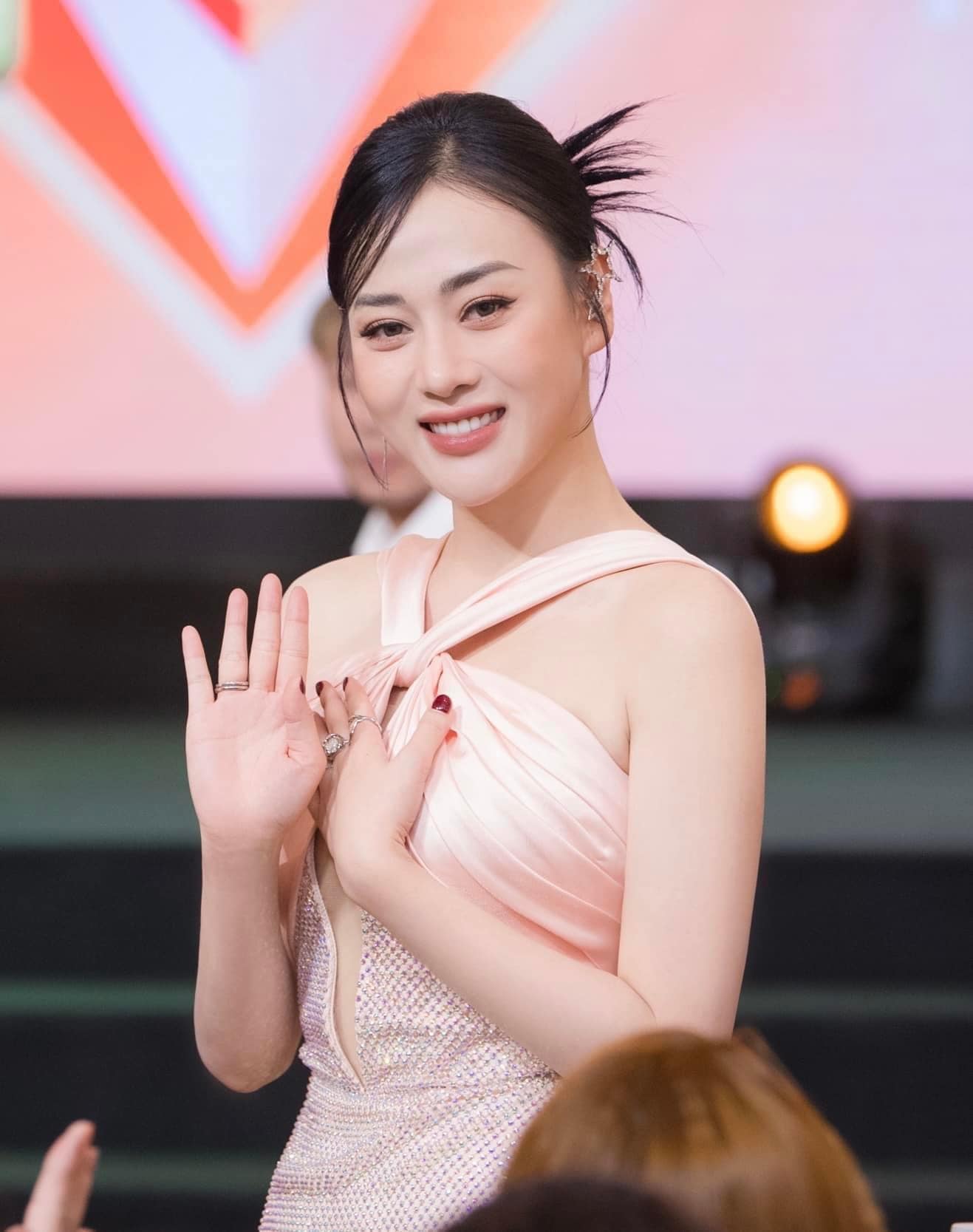 Hinh Gai Dep Bikini   Khám Phá Nét Đẹp Tự Nhiên Và Ý Nghĩa Của Nghệ Thuật Khỏa Thân Trong Văn Hóa Hiện Đại