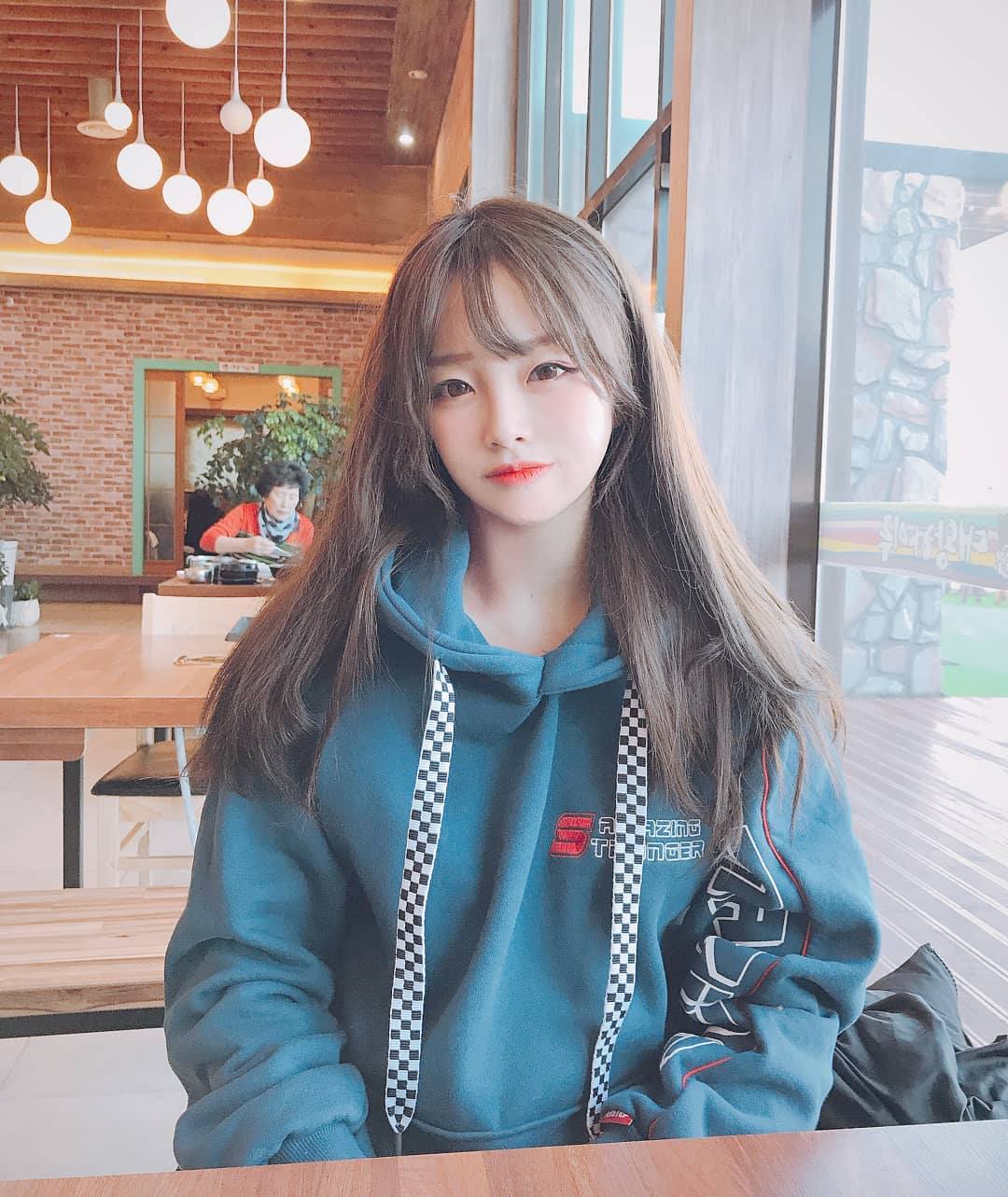 Gái Đẹp Sexy   Sự Thu Hút Và Thách Thức Trong Xã Hội Hiện Đại